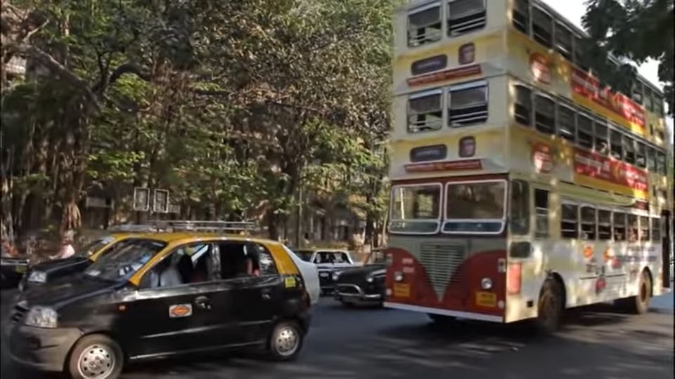 Screengrab of a fake Triple Decker Bus