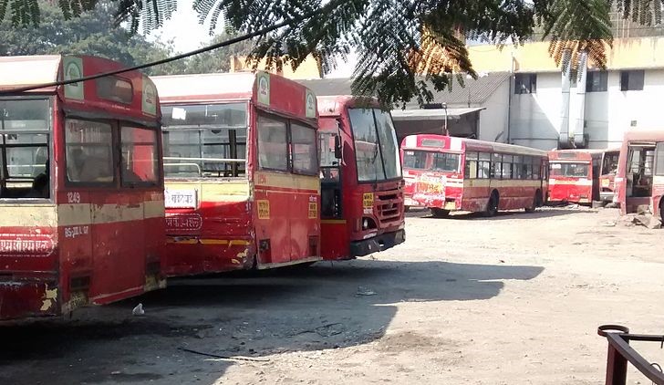 Buses at Market Yard Depot in 2015 (Srikanth Ramakrishnan/Wikimedia Commons)
