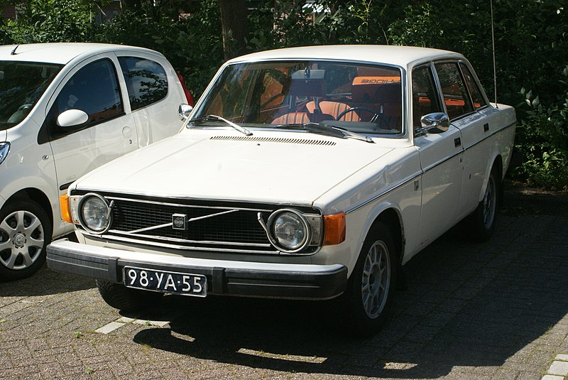 A 1974 Volvo 144. (Photo: Niels de Wit from Lunteren, The Netherlands)