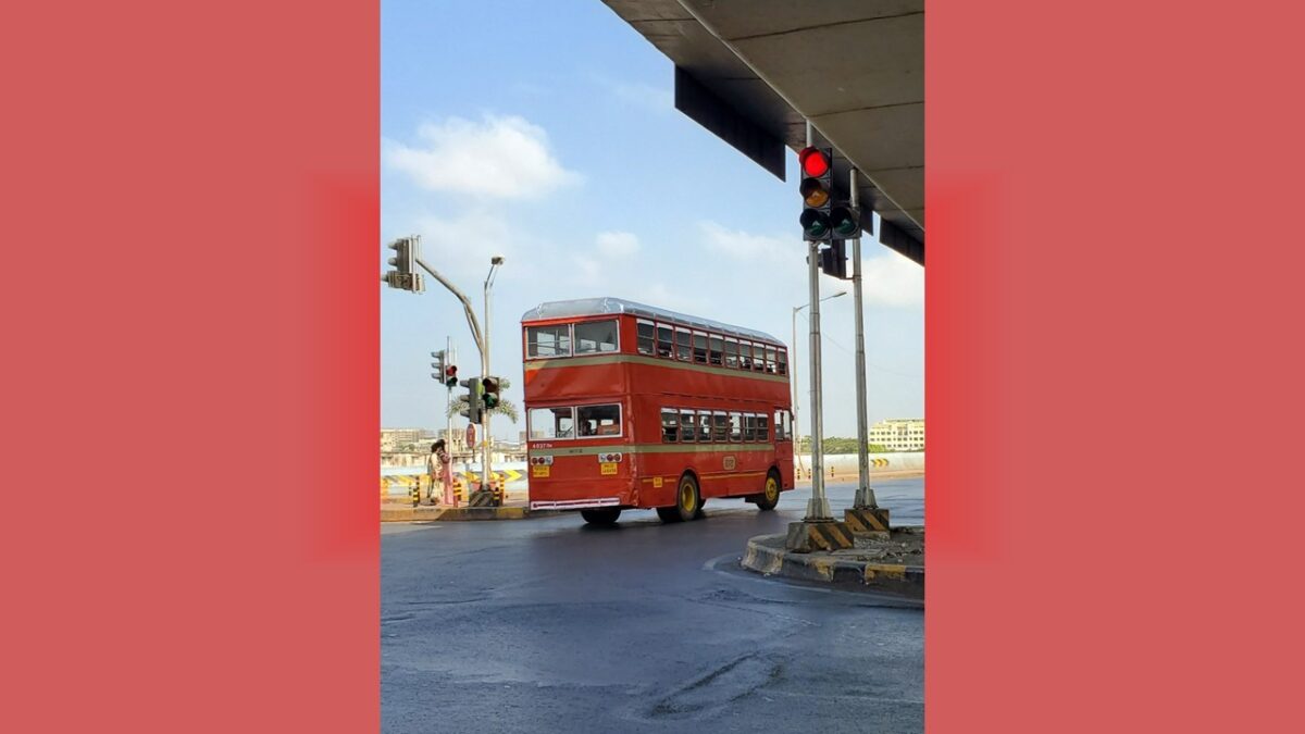 BEST Launches AC Double-Deckers on Bandra-Kurla Route, Runs Into Trouble Due To Height Issues