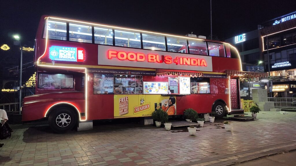 Food Bus of India at South Extension, Delhi. (Pic: Srikanth Ramakrishnan/BESTpedia)