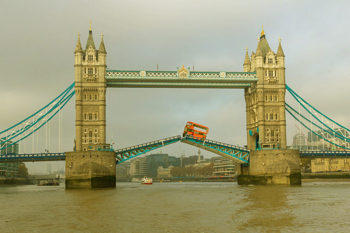 Reconstruction of a the AEC Regent III RT on the Tower Bridge (Image created by Samuel Sathiyanathan for BESTpedia)